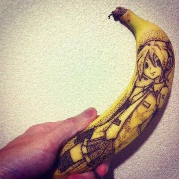 Татуировки на... бананах